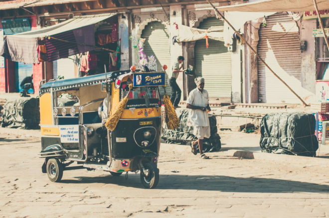transports atypiques : auto-rickshaw en Inde