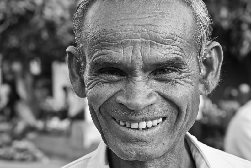 Vieil homme rencontré aux bazars indiens