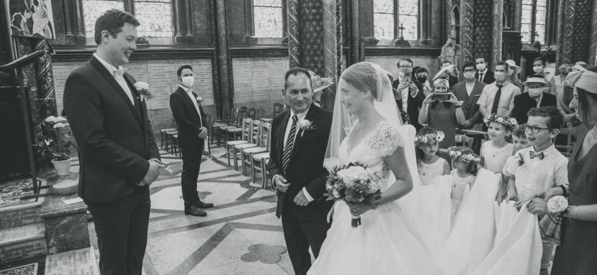 L'entrée de la mariée à l'église - Basilique Notre Dame de Bonsecours